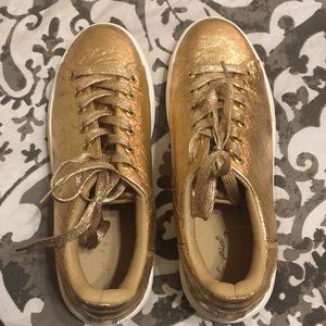 Platform rose gold metallic sneakers